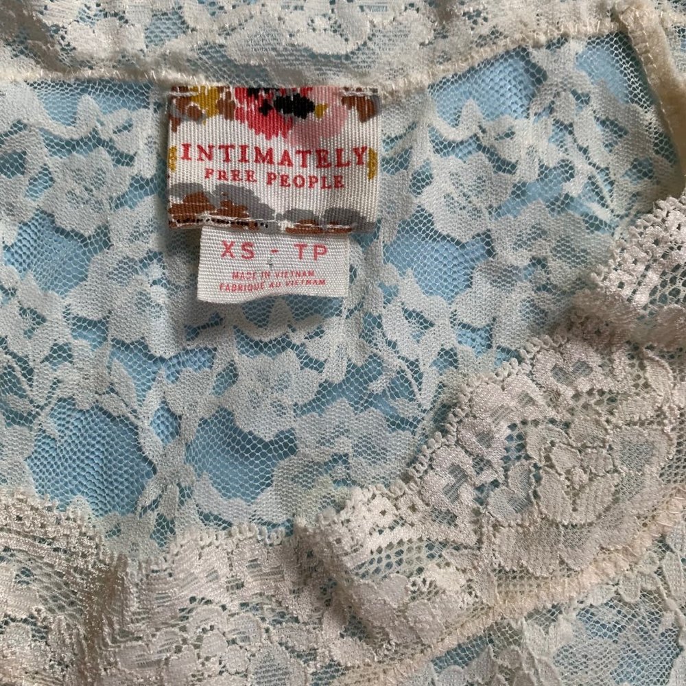 FREE PEOPLE LACE TOP - Picture 3 of 9